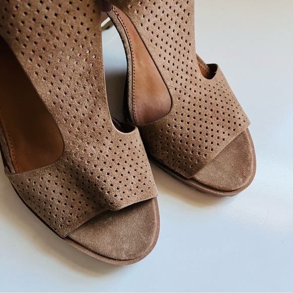 NWOT Franco Sarto Allister 2 Perforated Suede Leather Lug Sole Heeled Sandals - Picture 7 of 10